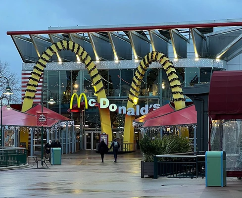 Mc Donald Disney Village